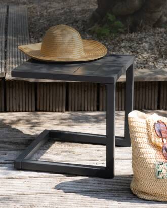 sous cat table de jardin - ne pas effacer