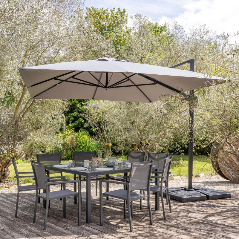 PARASOL DEPORTE BEIGE ET TABLE EN ALUMINIUM PLATEAU EN VERRE NOIR