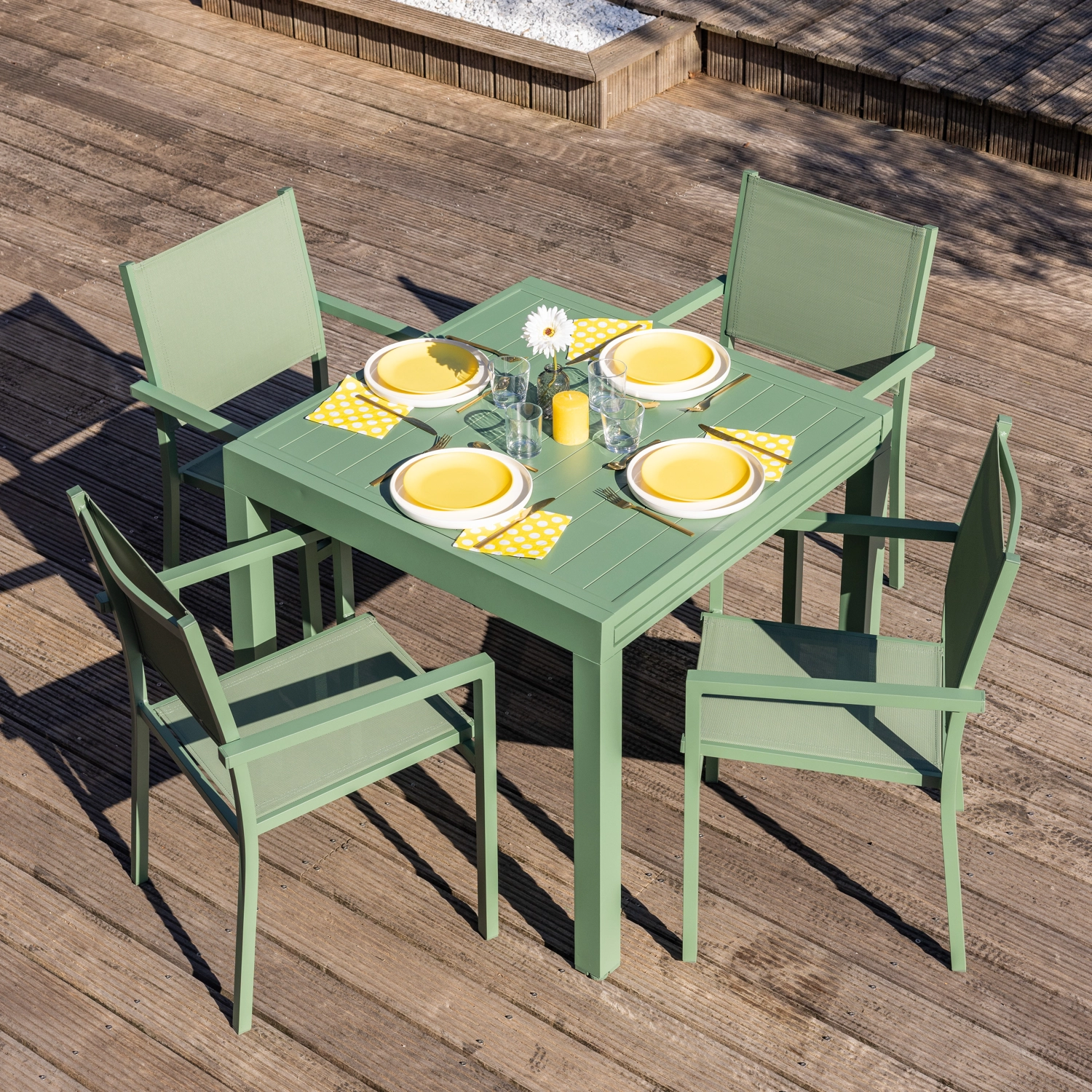 Salon de jardin VENEZIA extensible 90/180 en textilène vert sauge 8 places - aluminium vert sauge