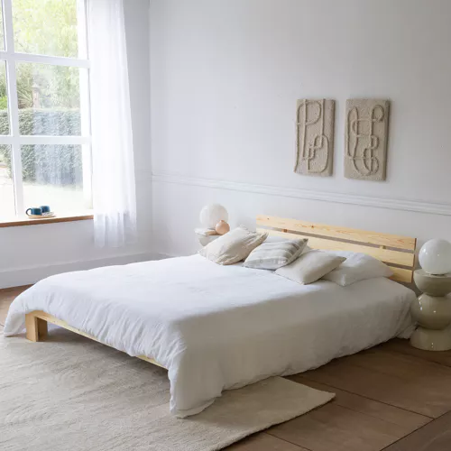 Lit en bois avec tête de...