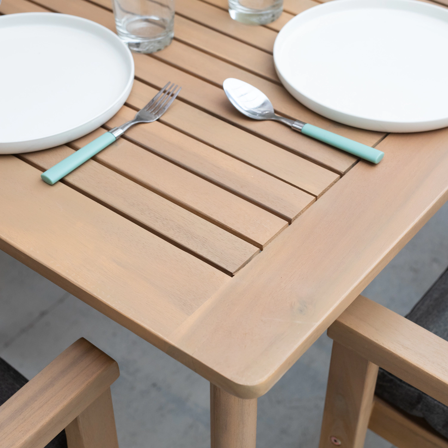 Conjunto de mobiliário de jardim Acacia SIMILAN 6 lugares - almofadas cinzentas