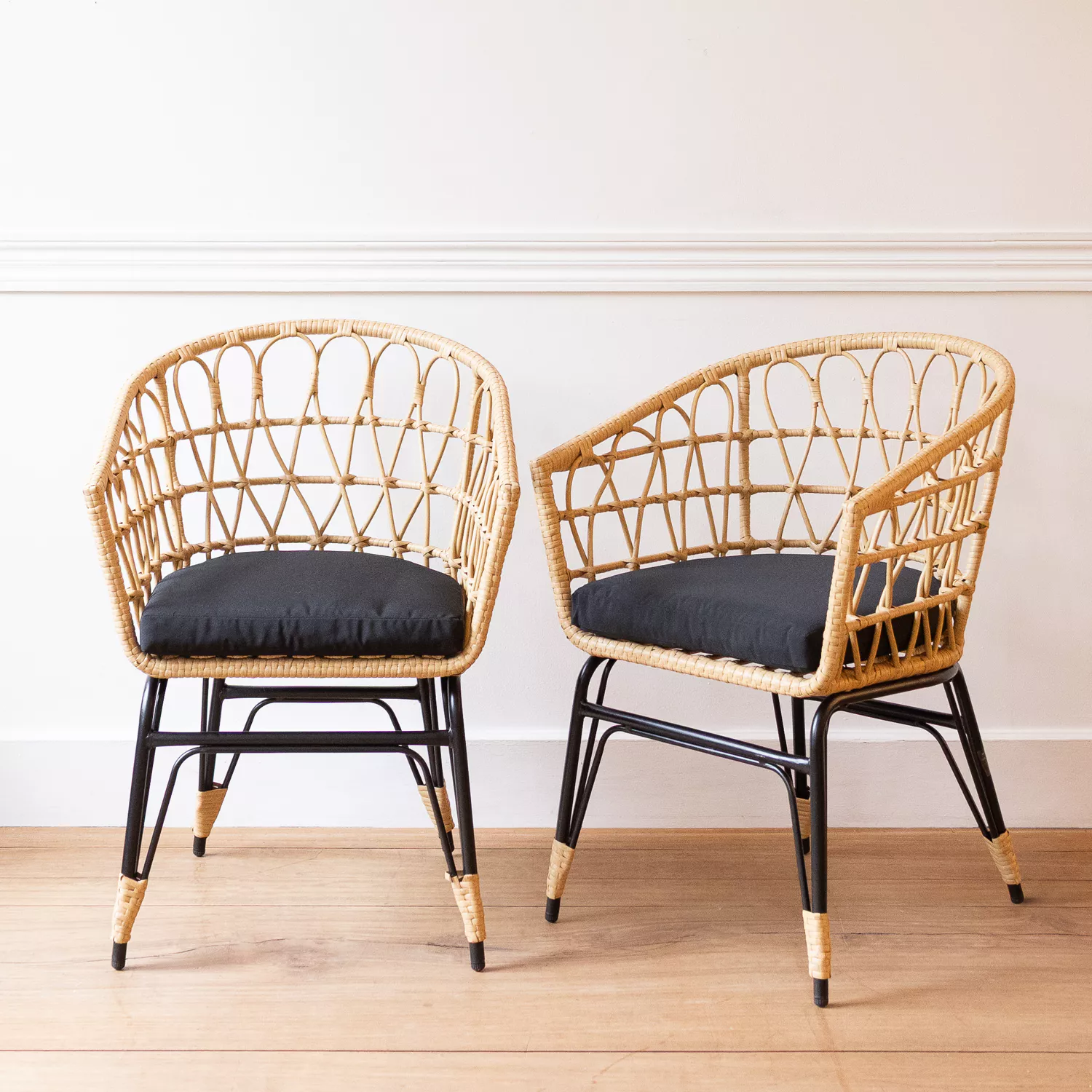 Lote de 2 sillones de ratán sintético con cojines AIKO