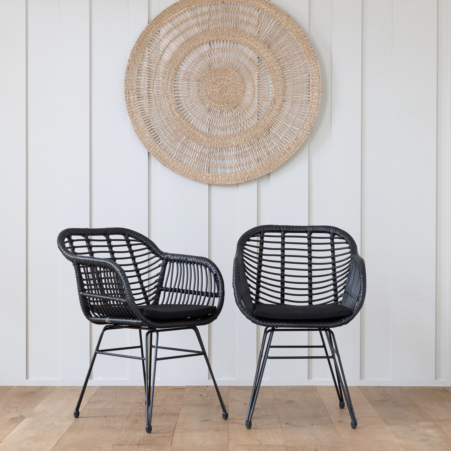 Set aus 2 Sesseln aus synthetischem Rattan in Schwarz mit Kissen CINTA