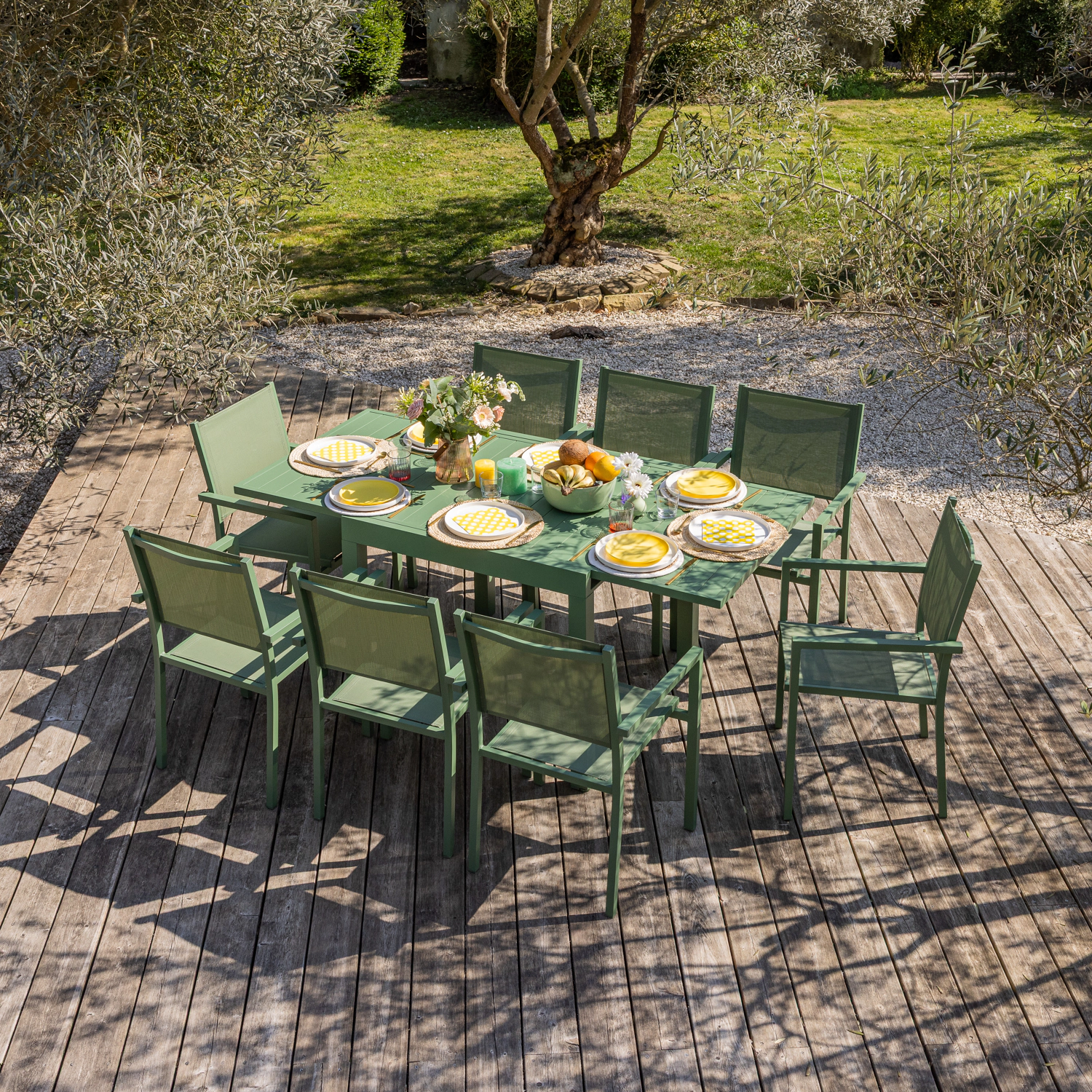 Salon de jardin VENEZIA extensible 90/180 en textilène vert sauge 8 places - aluminium vert sauge