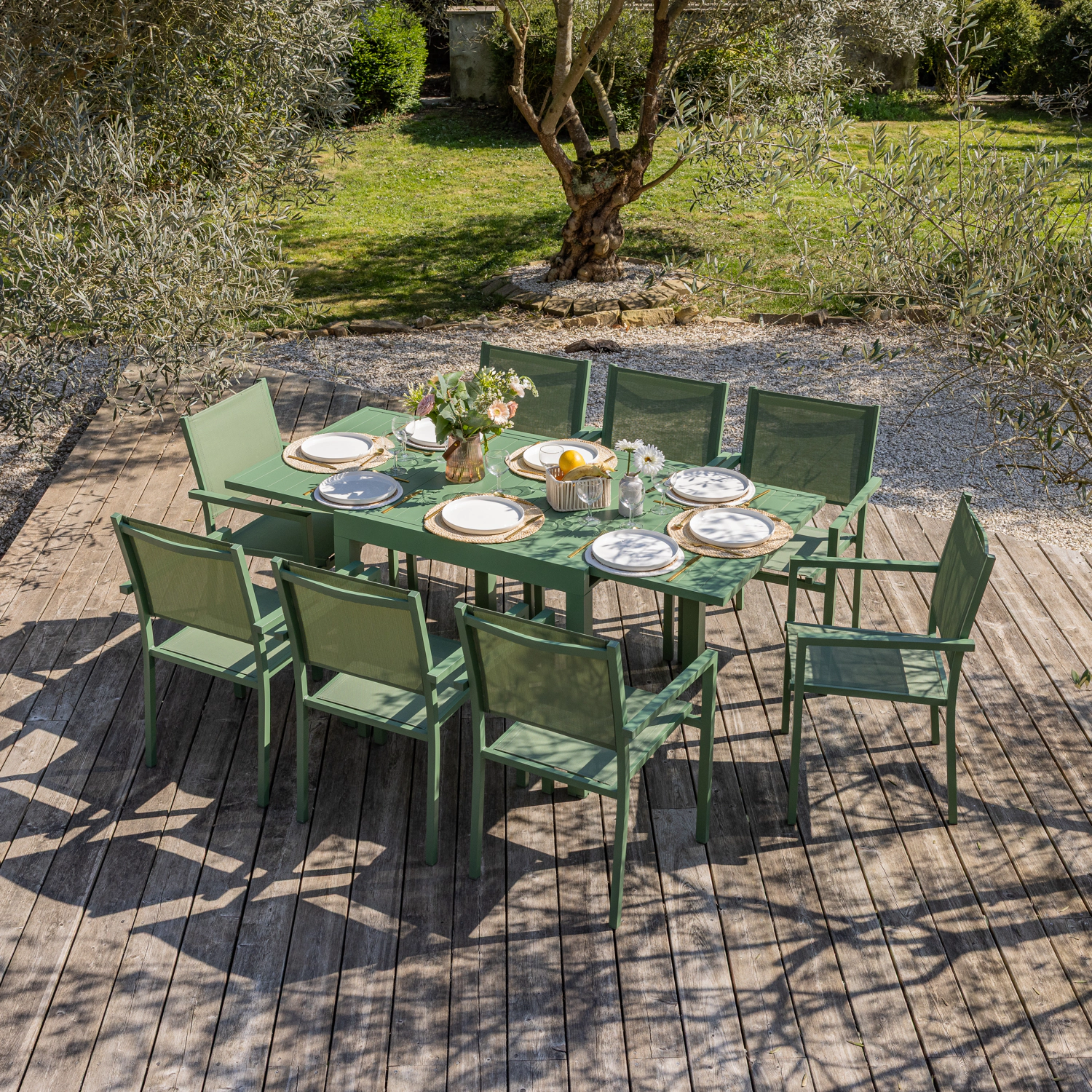 Salon de jardin VENEZIA extensible 90/180 en textilène vert sauge 8 places - aluminium vert sauge