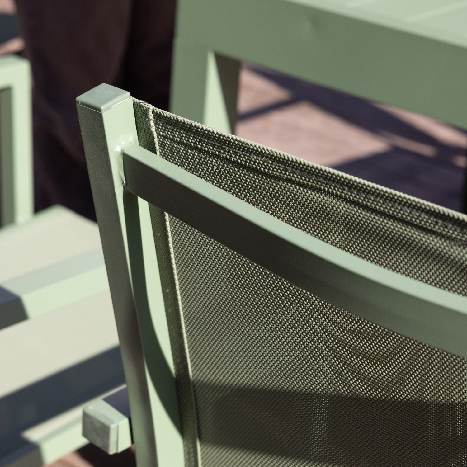 Salon de jardin VENEZIA extensible 90/180 en textilène vert sauge 8 places - aluminium vert sauge