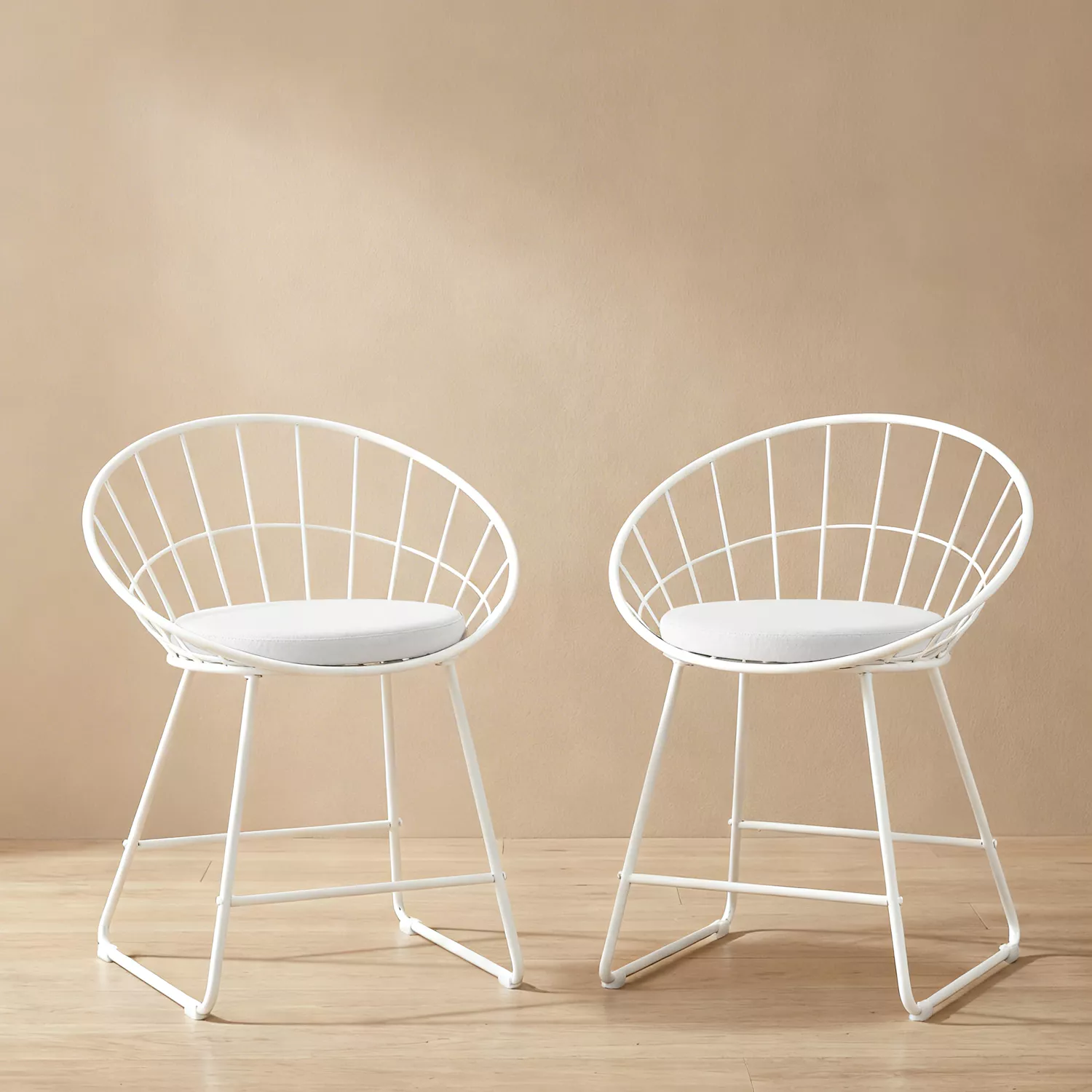 Lot de 2 chaises en métal blanc et coussin blanc ALEX