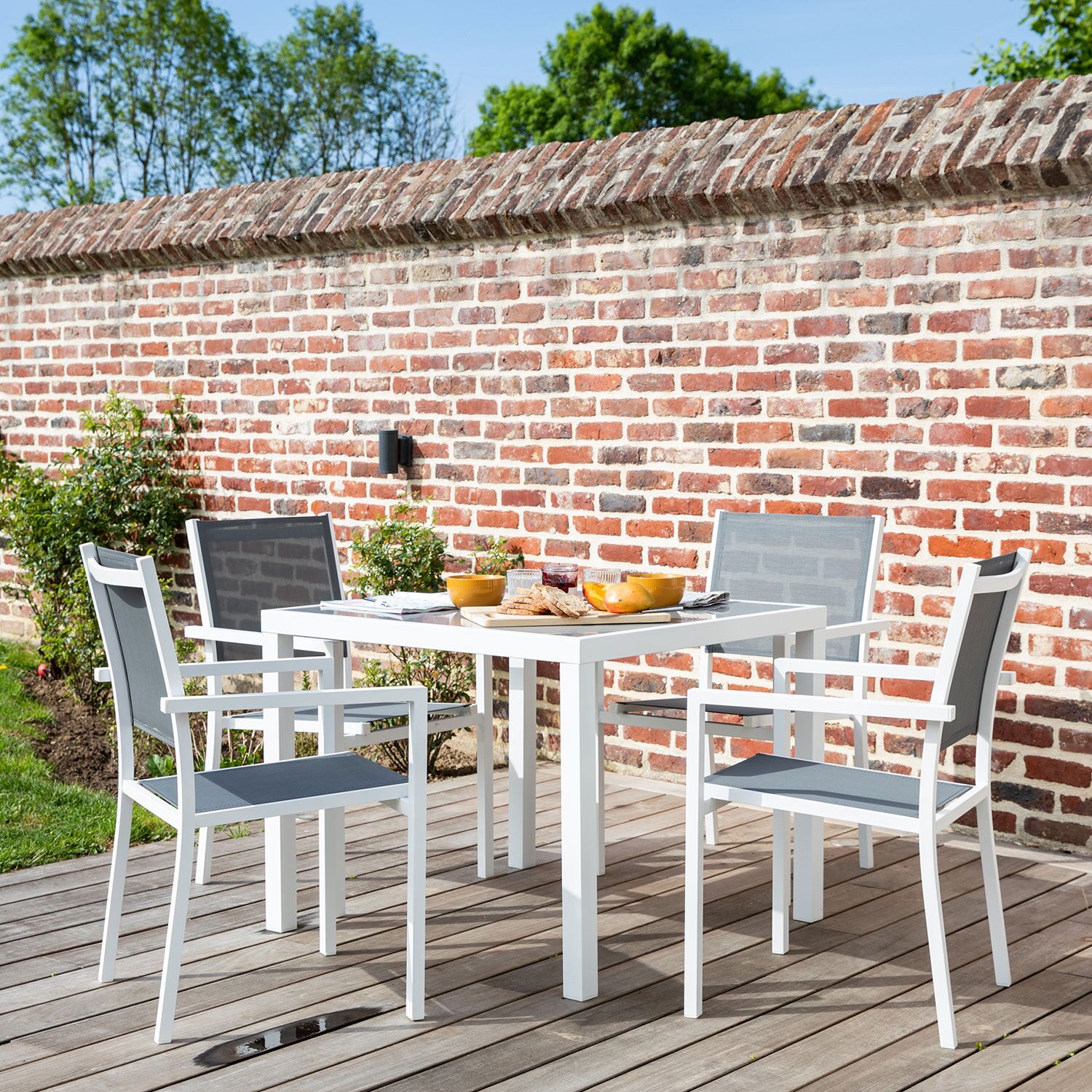 Gartenmöbel BERGAMO aus grauem Textilene 4-Sitzer - Weißaluminium