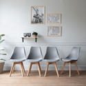 Set aus 4 skandinavischen Stühlen NORA grau mit Kissen