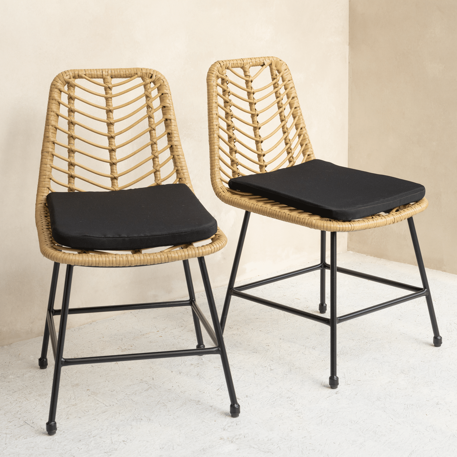 Conjunto de 2 cadeiras de rotim sintético com almofadas OKA