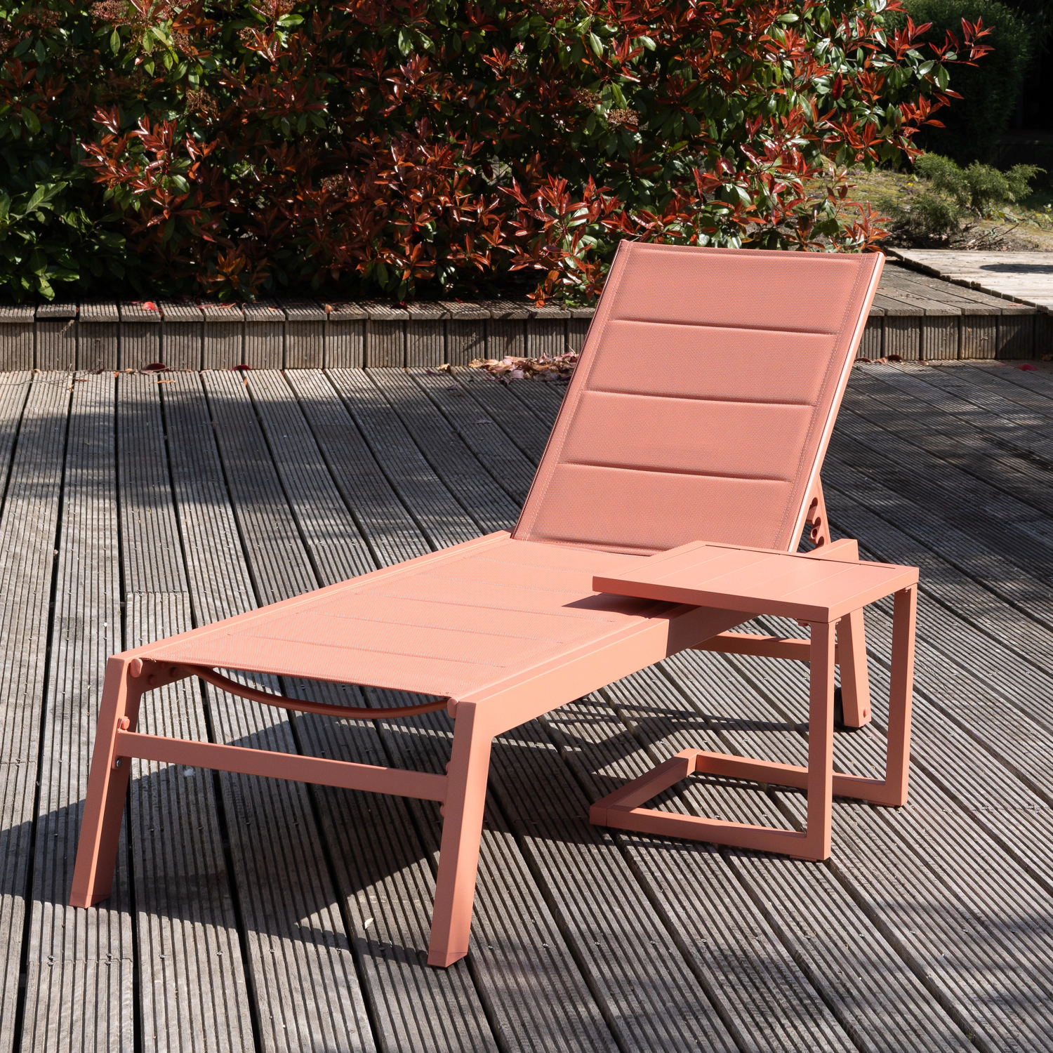 Conjunto de tumbona y mesa auxiliar BARBADOS de textileno terracota - aluminio terracota