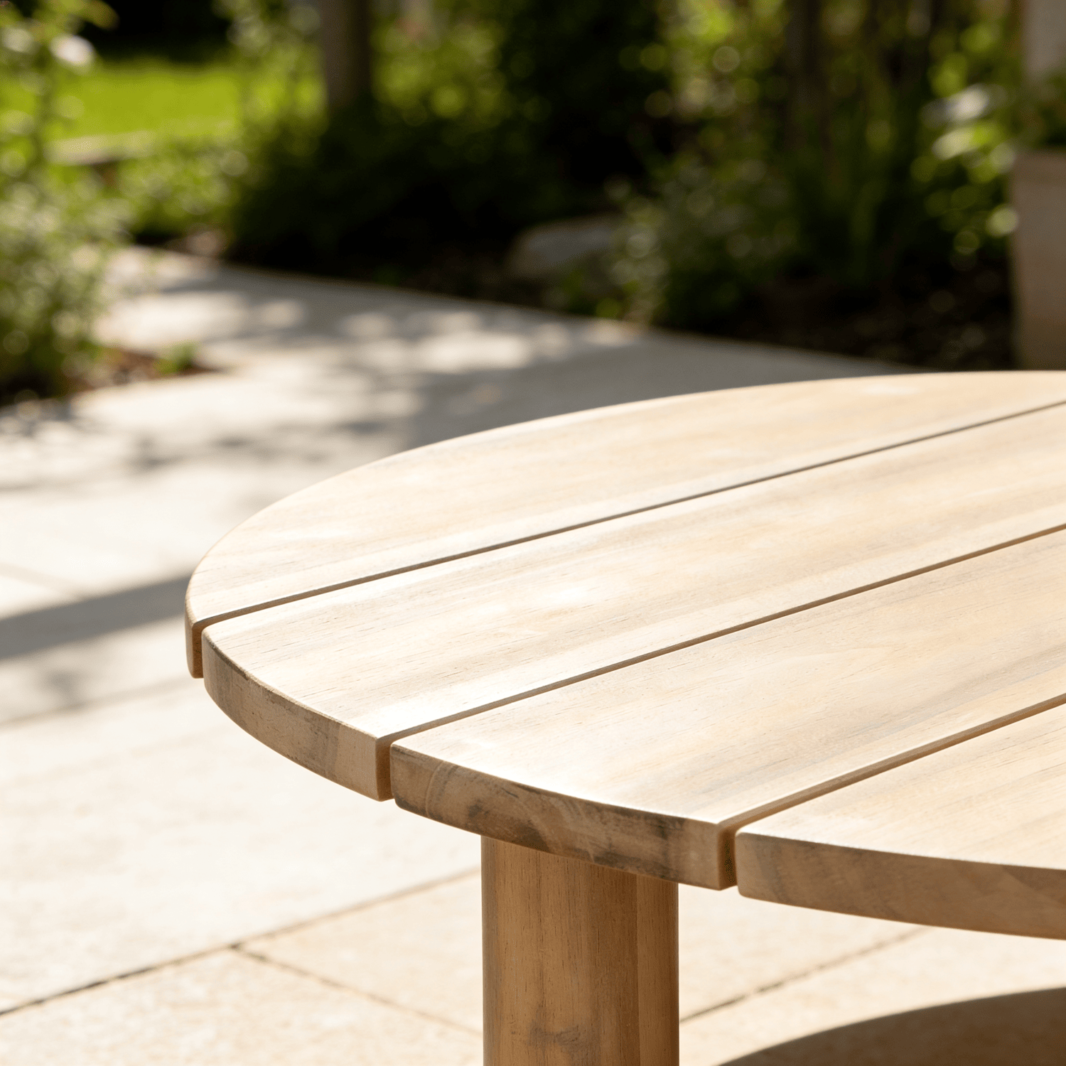 Set di mobili da giardino a 5 posti in acacia con cuscini beige