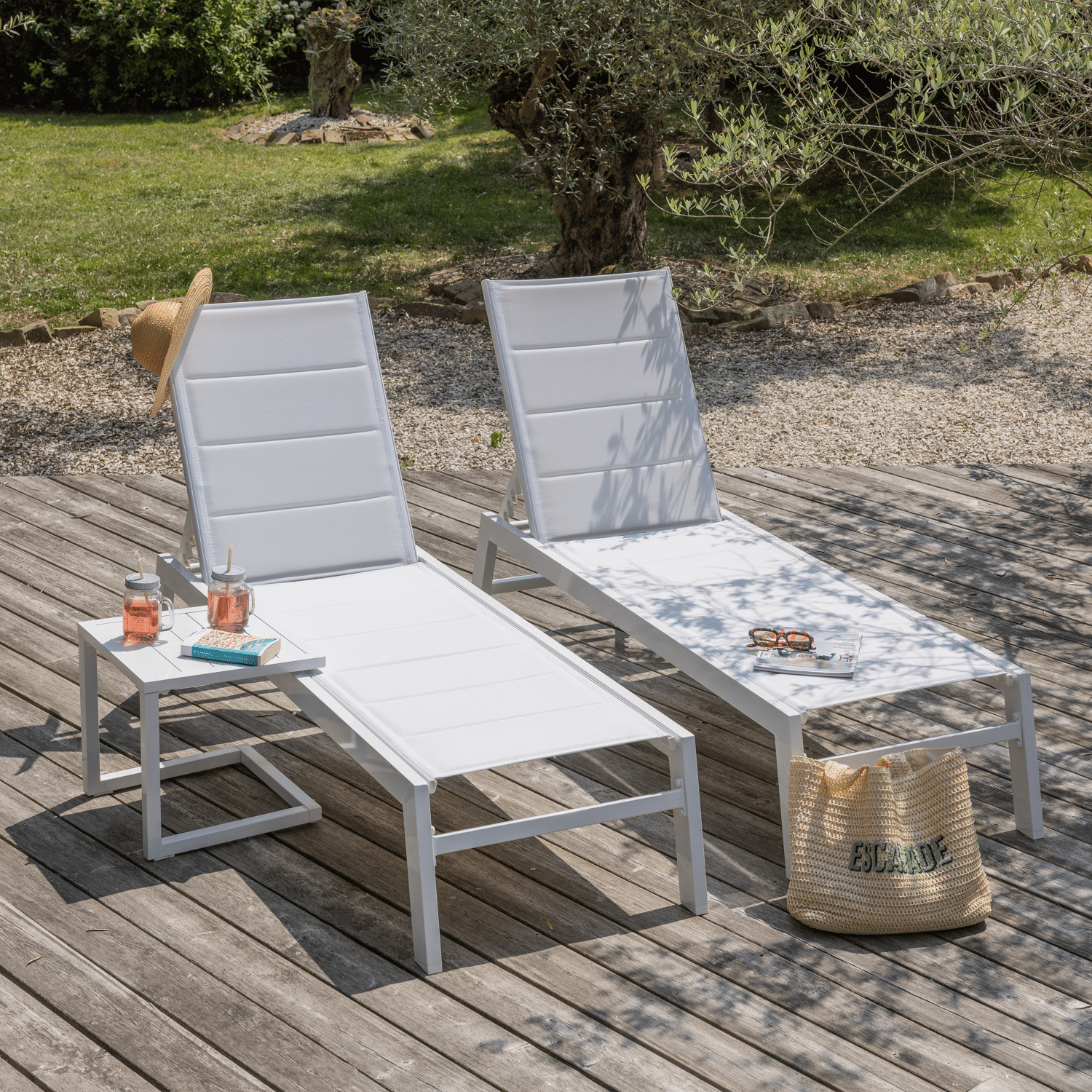 Set van 2 wit BARBADOS ligstoelen en bijzettafel van textilene - wit aluminium