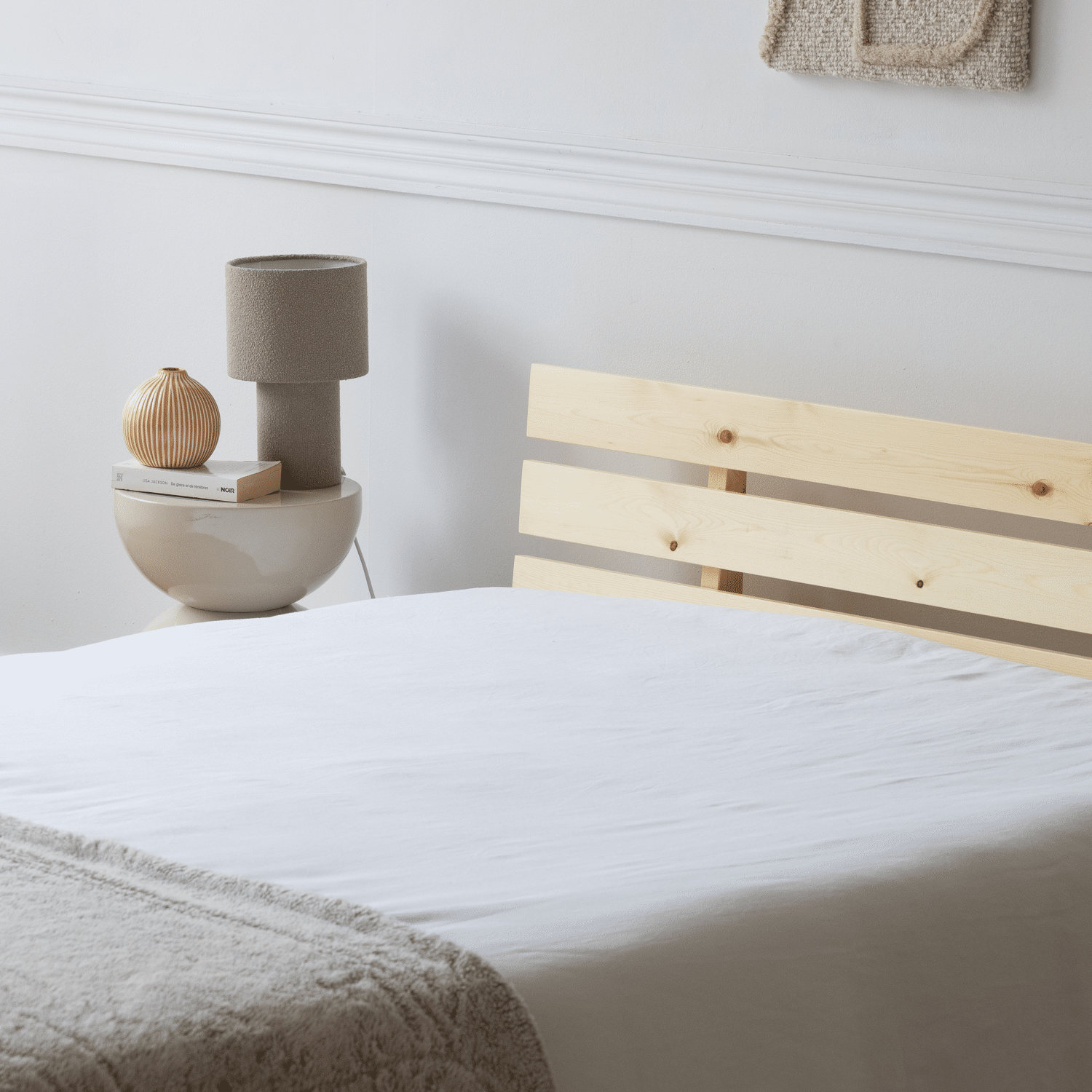 Lit en bois avec tête de lit 140x200cm FINN