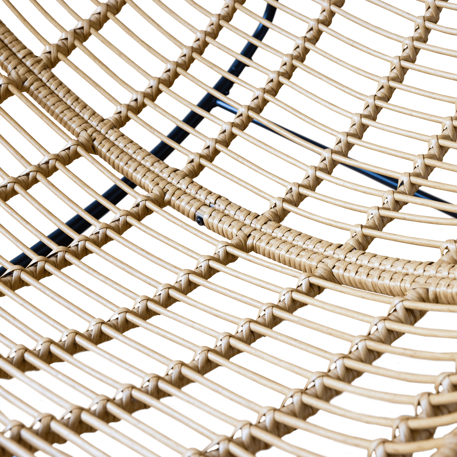 Schaukelsessel aus synthetischem Rattan mit schwarzem Kissen CINTA