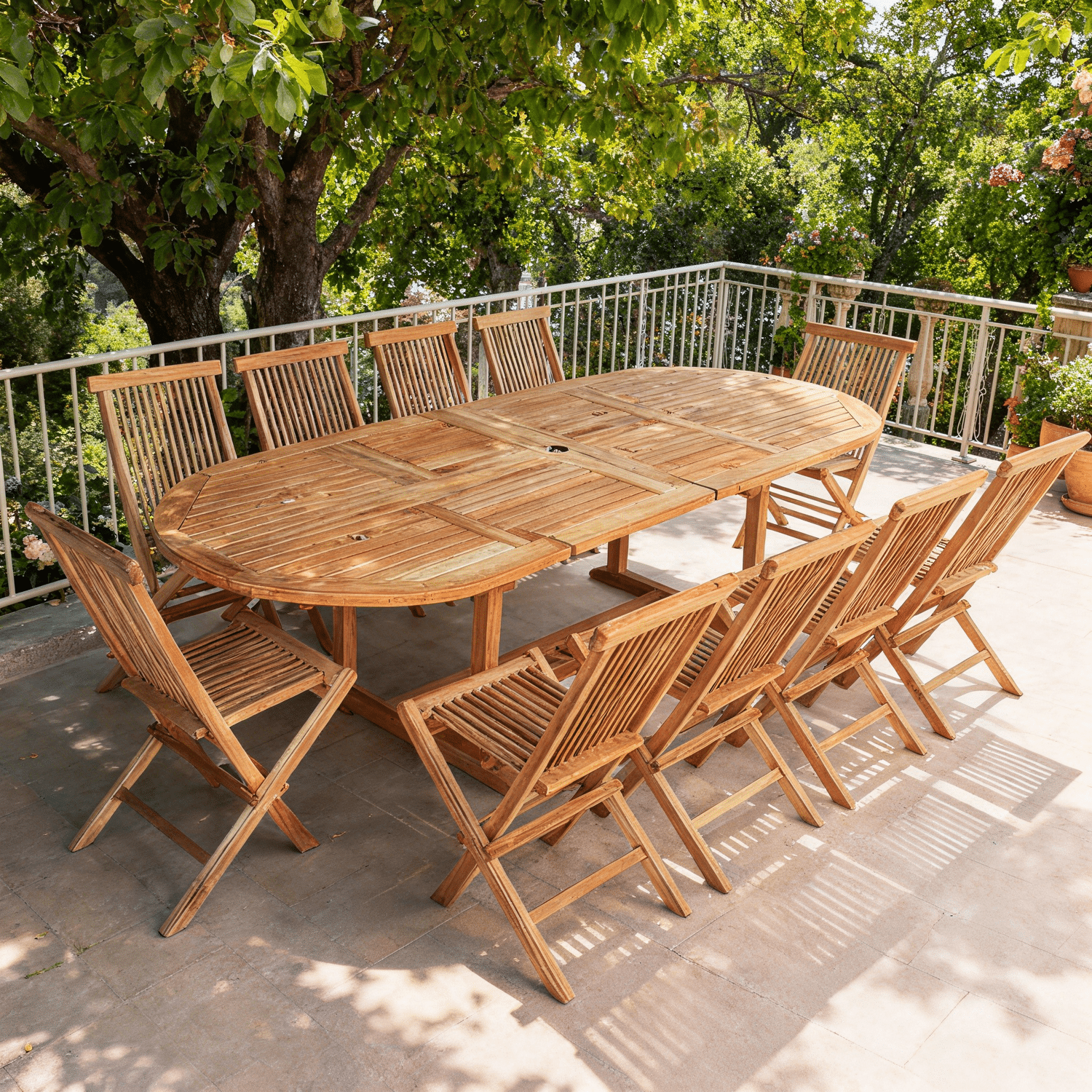 Teakholz-Gartenmöbel LOMBOK - ovaler ausziehbarer Tisch - 10 Plätze