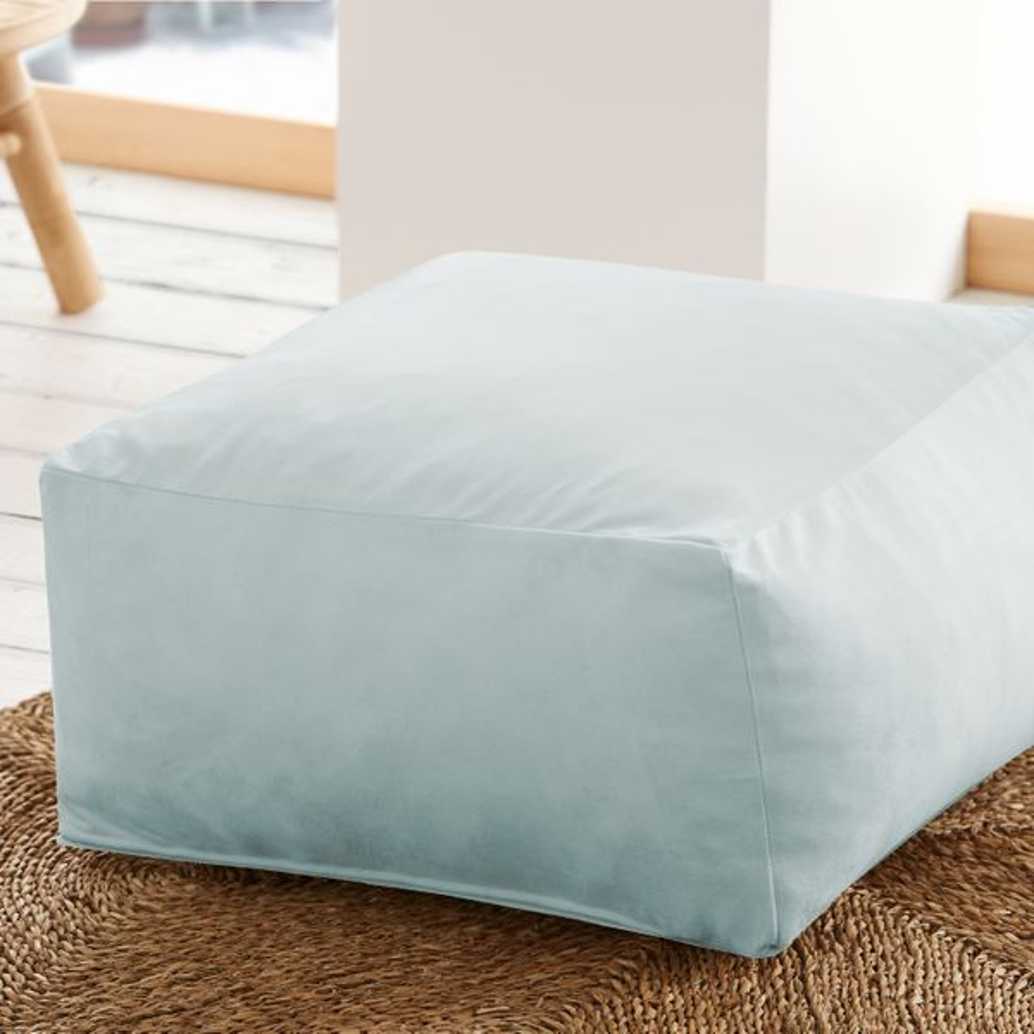 Puff cuadrado 50x50cm terciopelo azul hielo Palau
