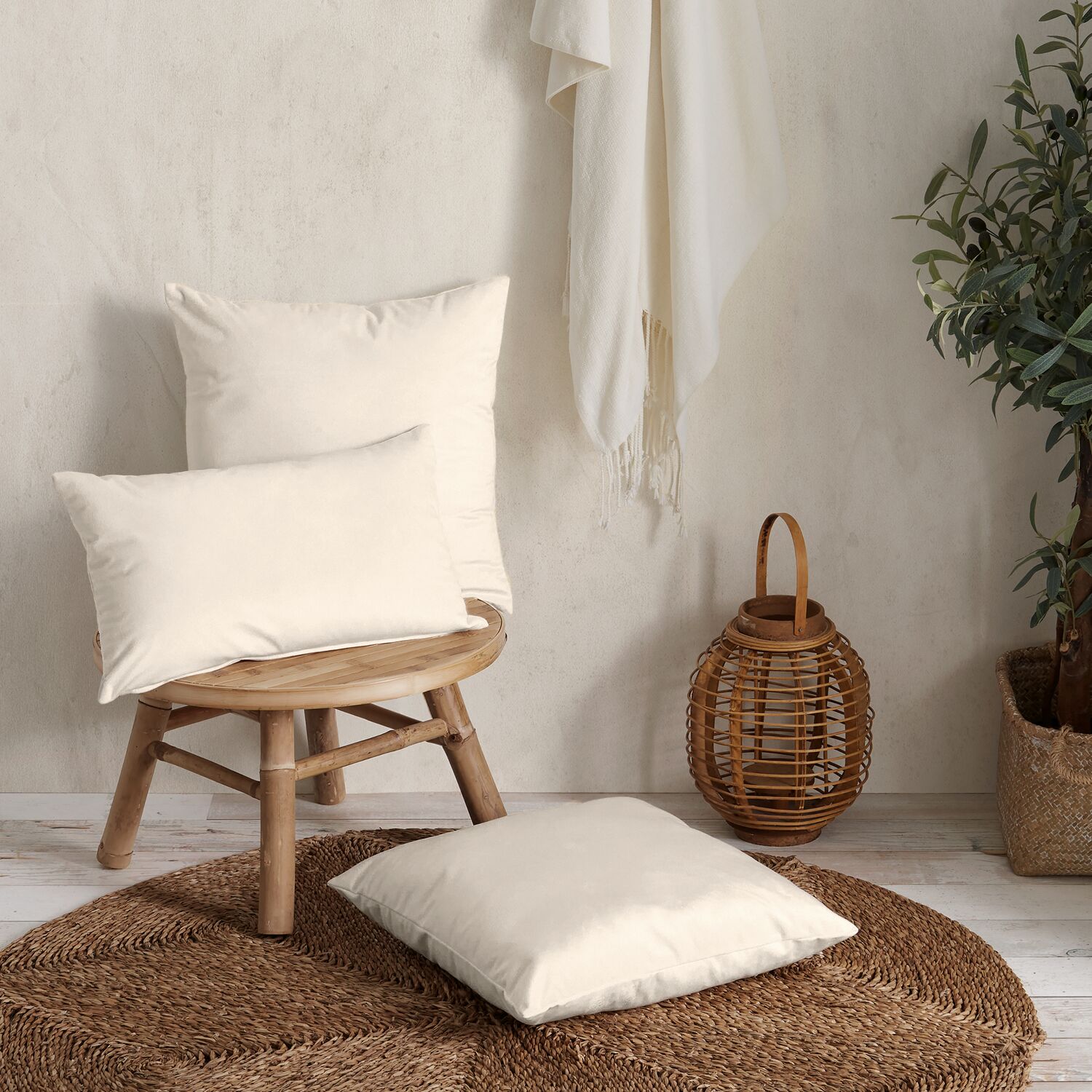 Coussin rectangulaire 45x45cm velours écru Nauru