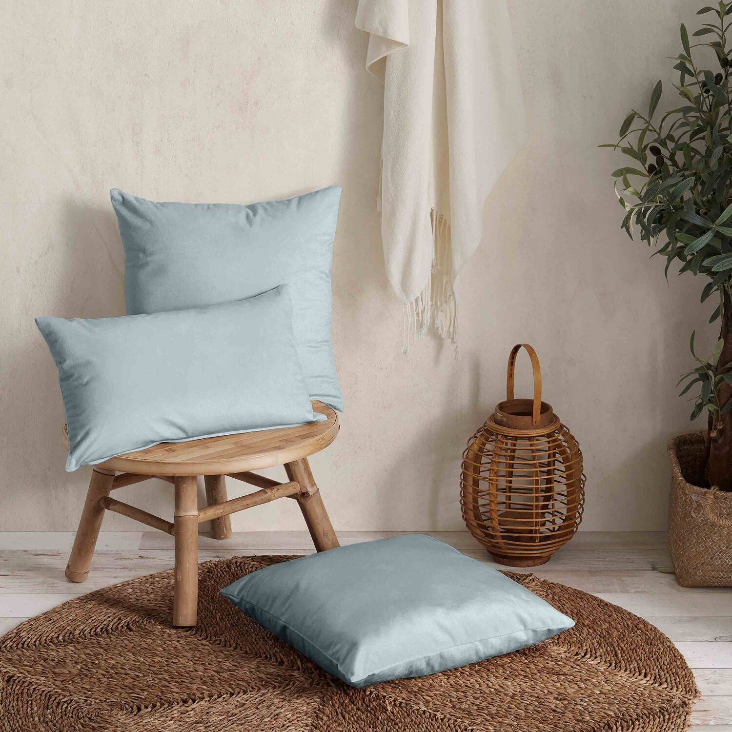 Coussin rectangulaire 45x45cm velours bleu glacier Nauru