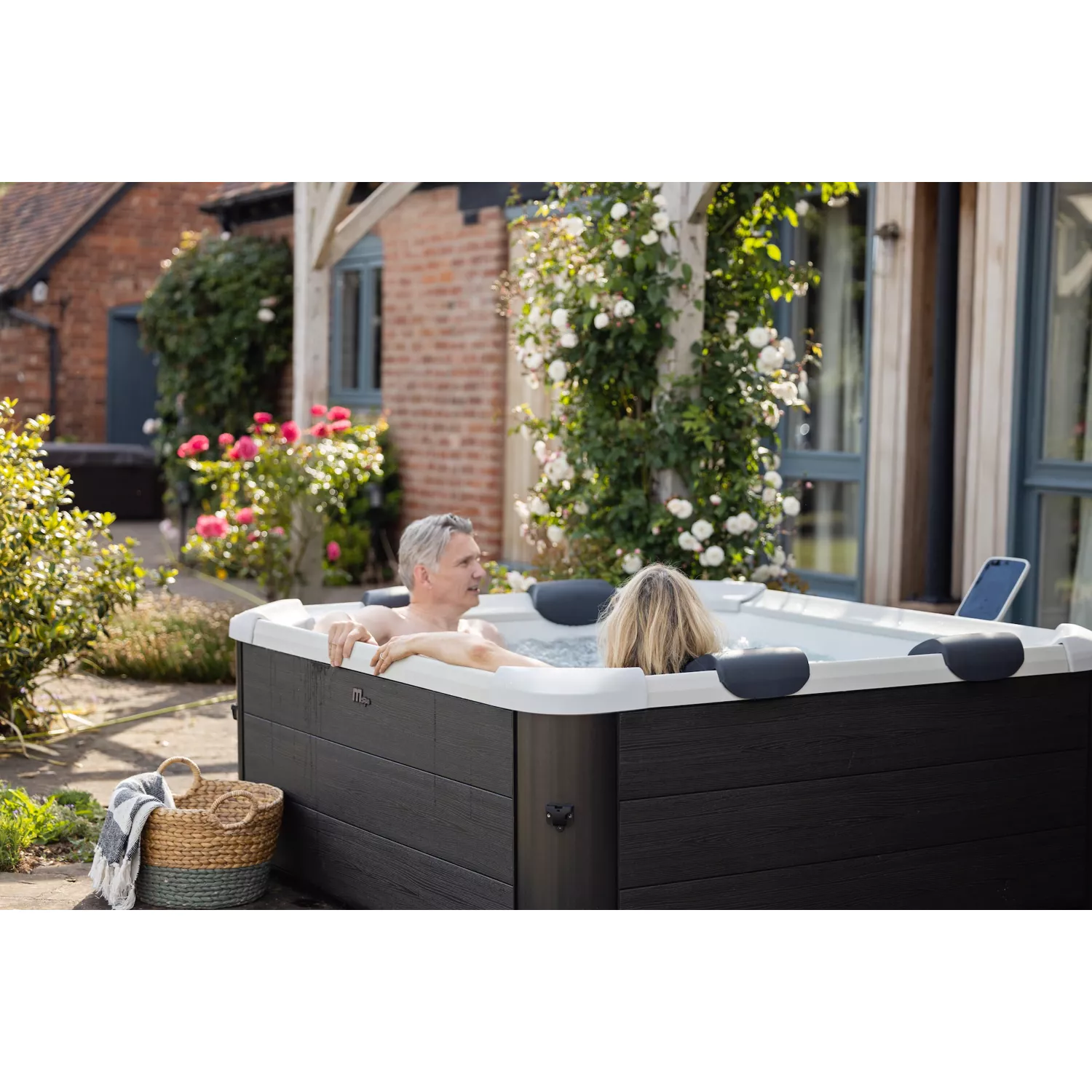 MSPA - Spa carré 180 cm x 180cm OSLO PLUS 6 places