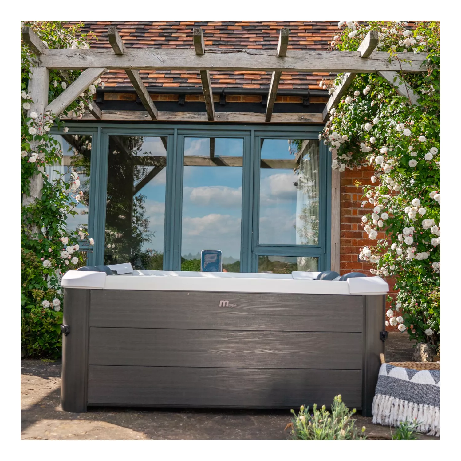 MSPA - Spa carré 180 cm x 180cm OSLO PLUS 6 places