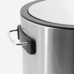 Poubelle à pédale inox mat...