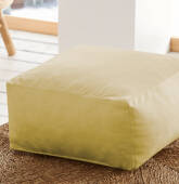 Pouf carré en velours vert...