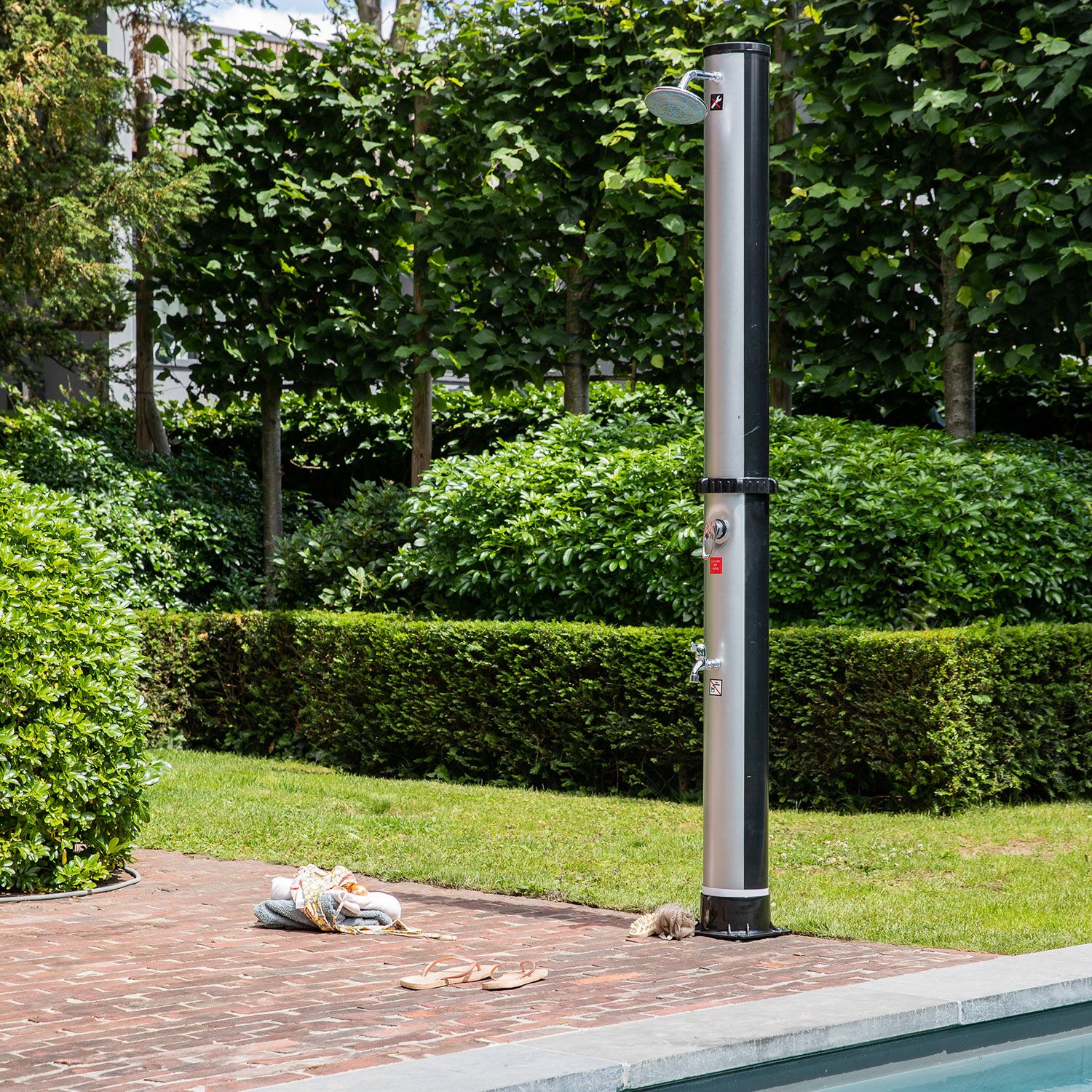 FIDGI zonne douche zwart en zilver 35L