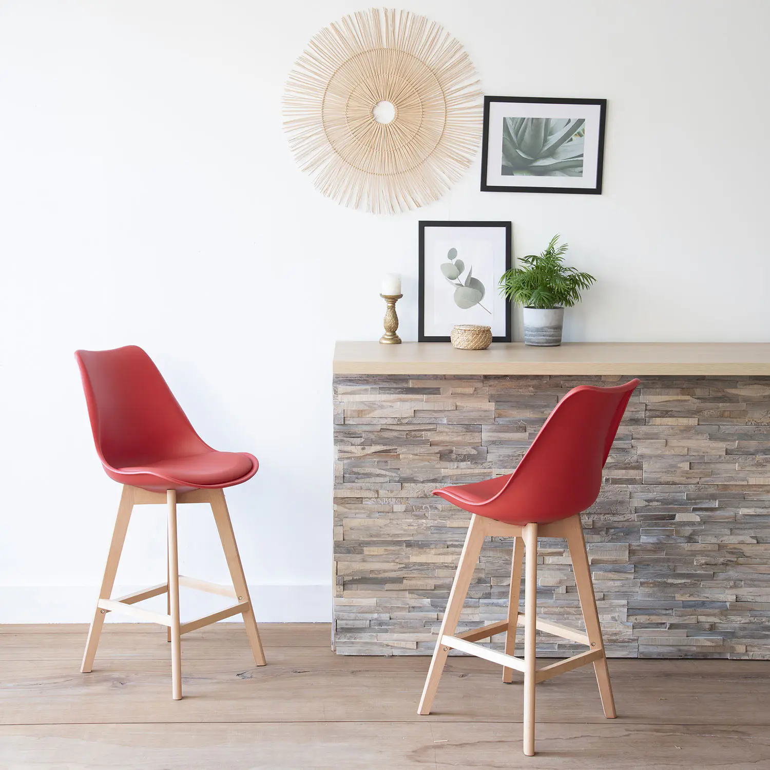 Lot de 2 tabourets scandinaves rouge avec coussin