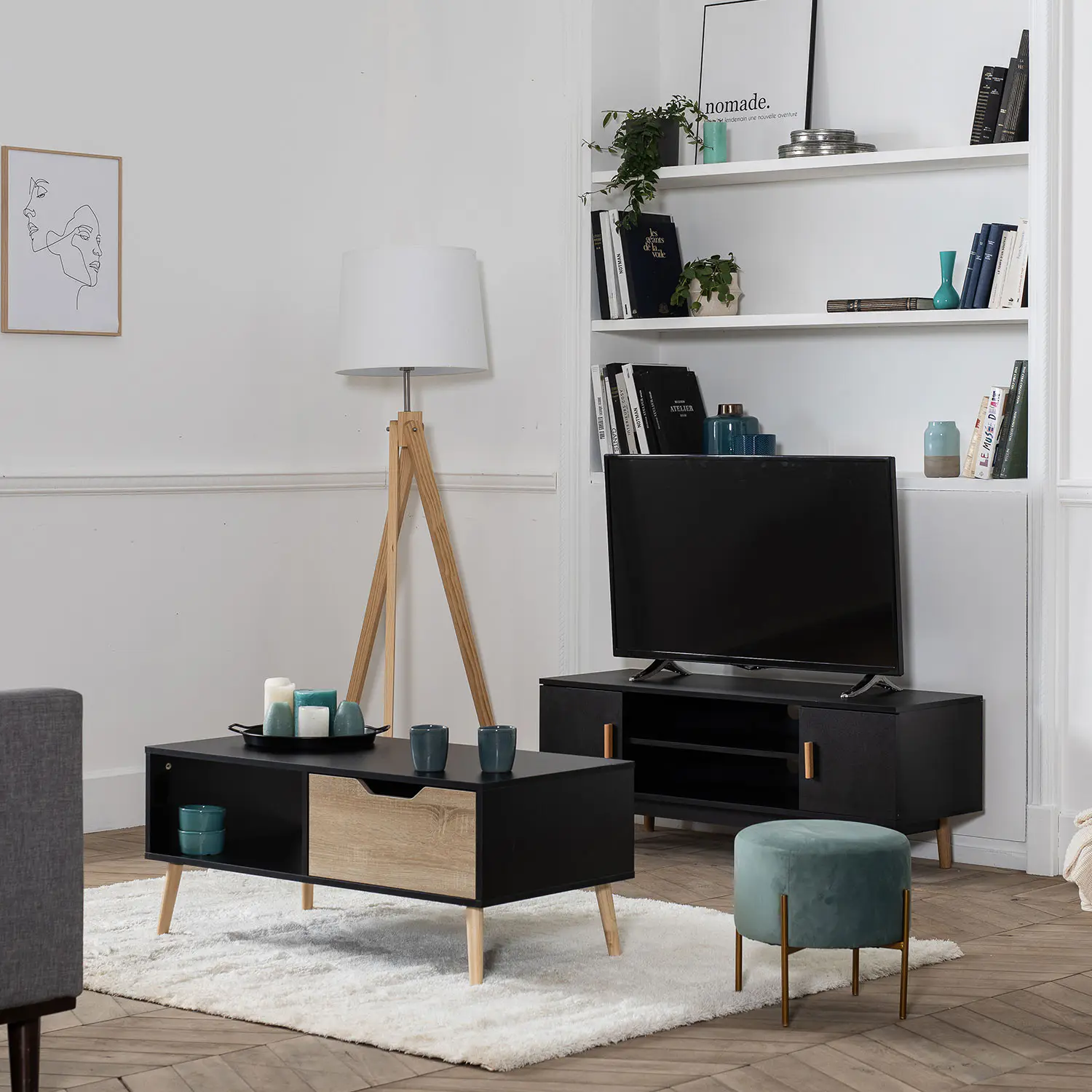 Tavolino nero in stile scandinavo con cassetto