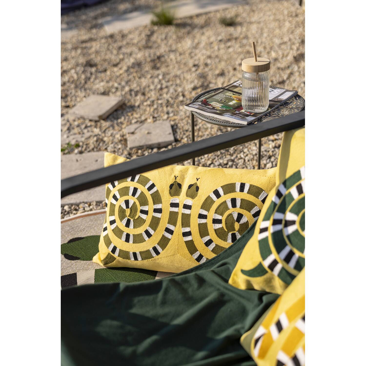 Coussin brodé Vivaraise Yoka - Coton 100% - Couleur Mangue - 40 x 65 cm