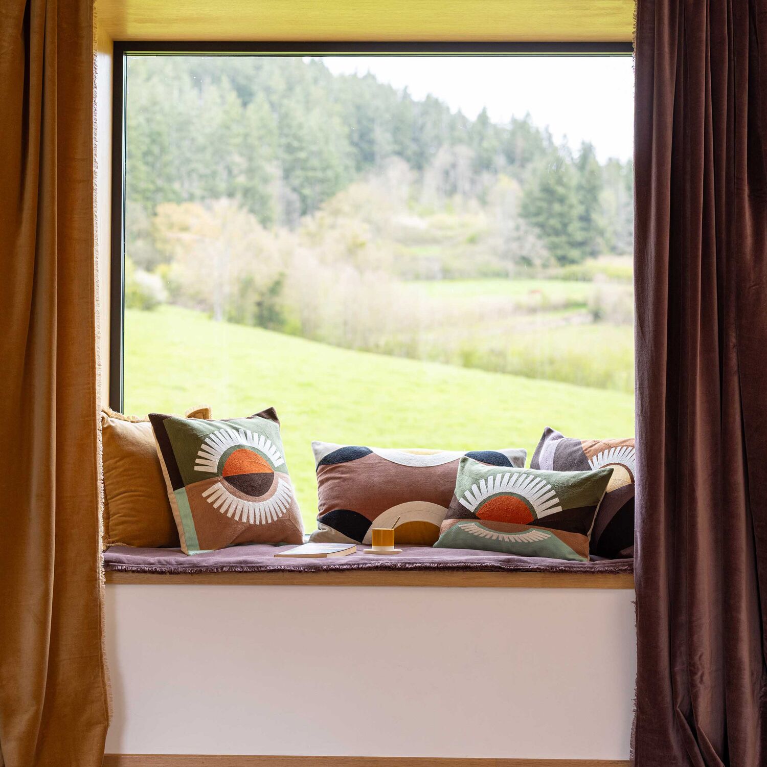 Coussin brodé Eol en coton - Vivaraise