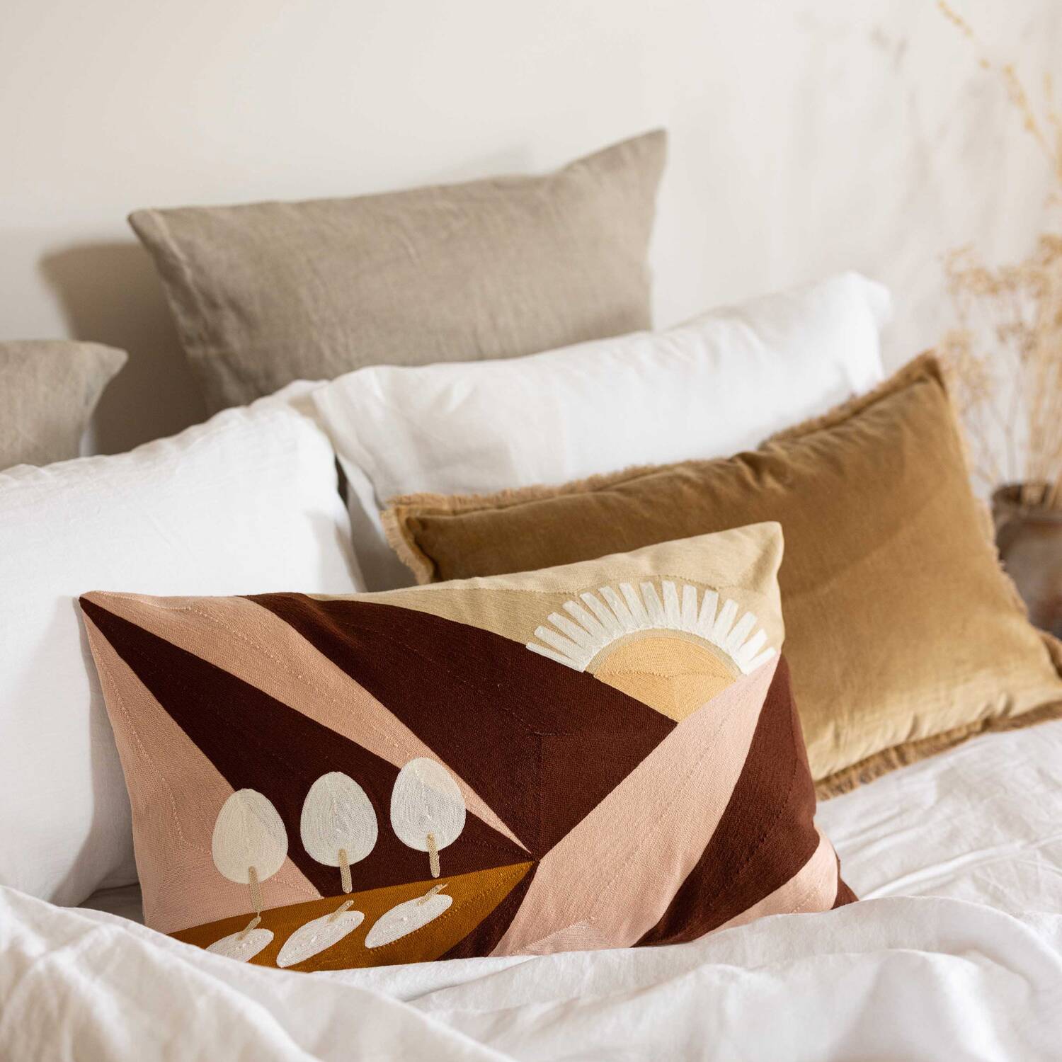 Coussin brodé Eol en coton 100% - 40 x 65 cm