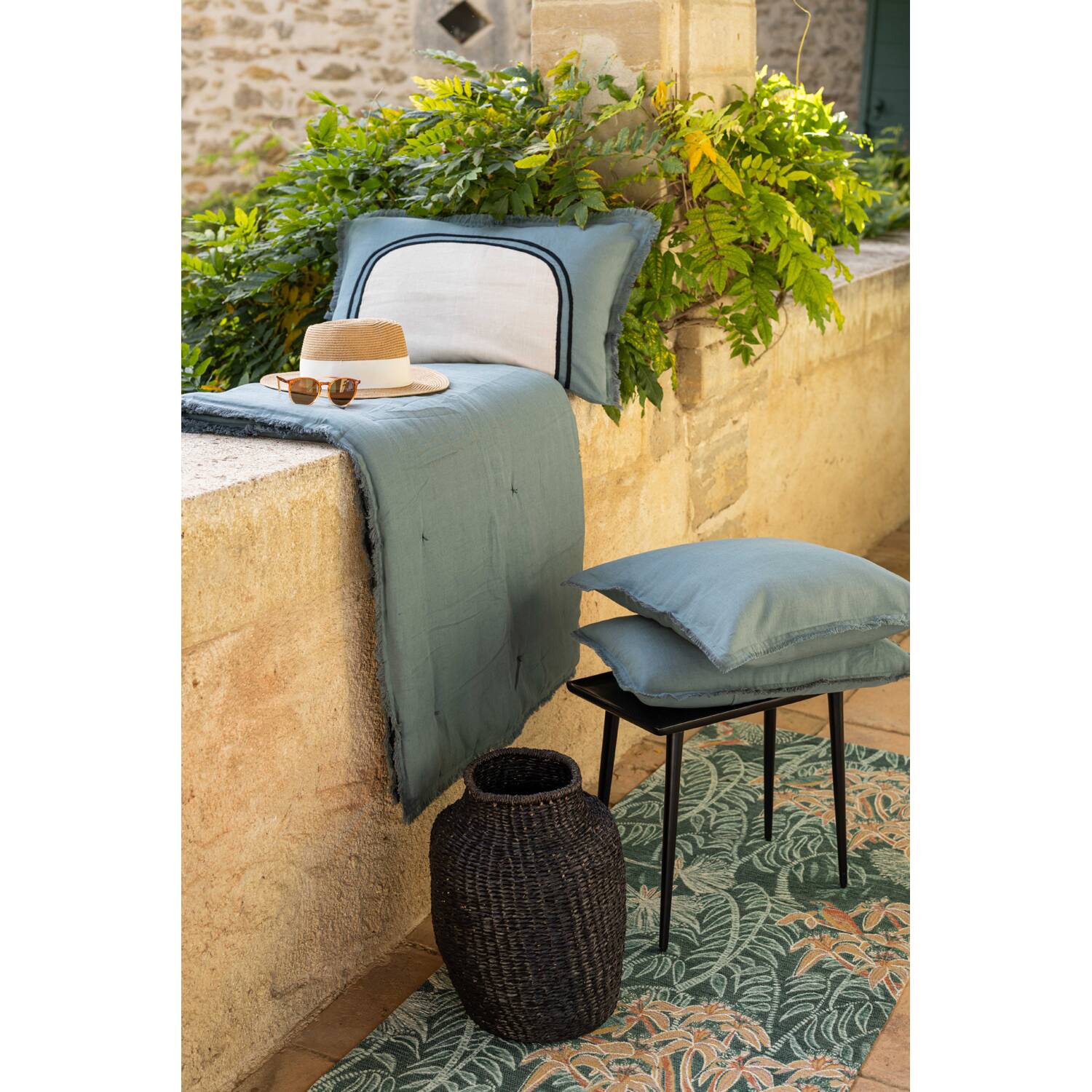 Coussin Laly bicolore Prusse - Vivaraise (Lin-Coton, 40 x 65 cm)